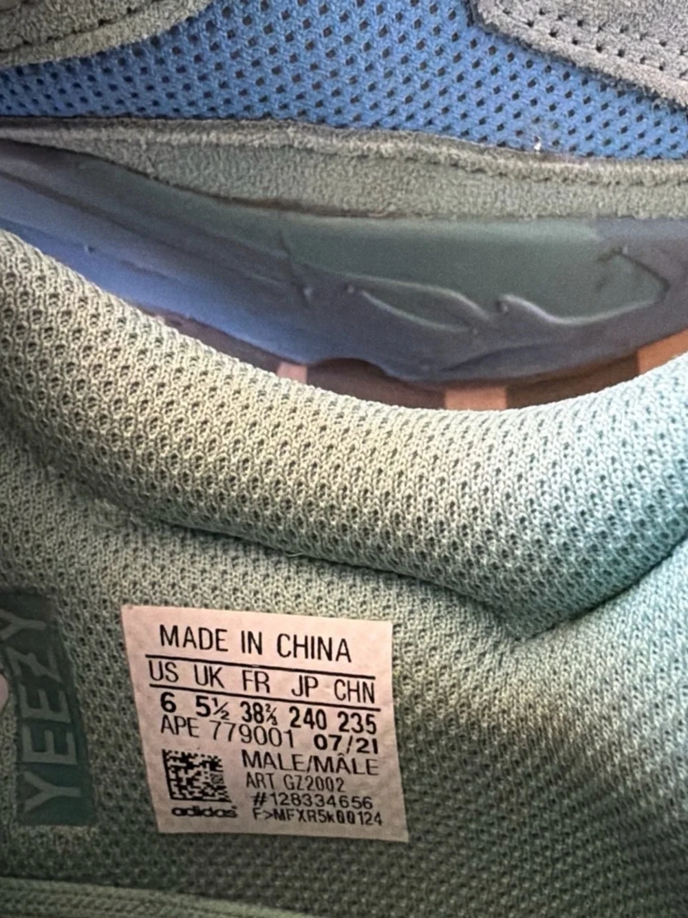 Yeezy Boost 700 Teal/Blue Sneakers size 6
